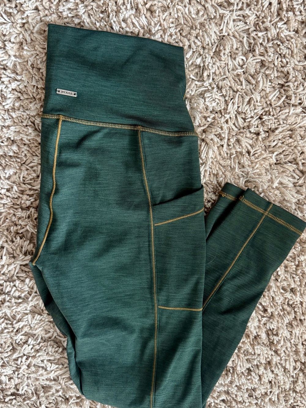 Prana Woman’s Hunter Green Performance Leggings with Contrast Stitching